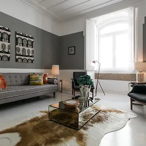 https://feels-like-home-downtown-modern-flat.hotels-lisbon-portugal.com