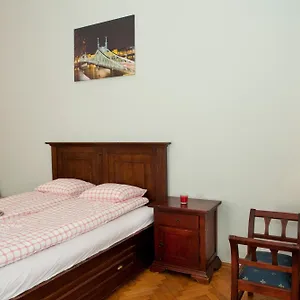 https://liana-luxury-and-central-flat.inbudapesthotels.com